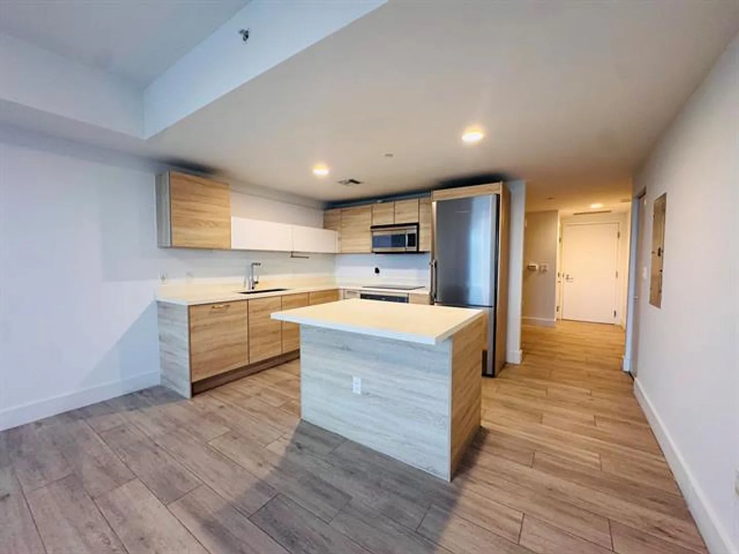16385 Biscayne Blvd cu-1204, North Miami Beach, FL 33160 — Photo 4