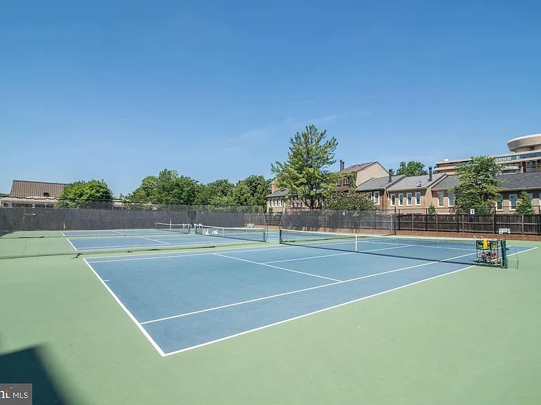 Sutton Racquet Club