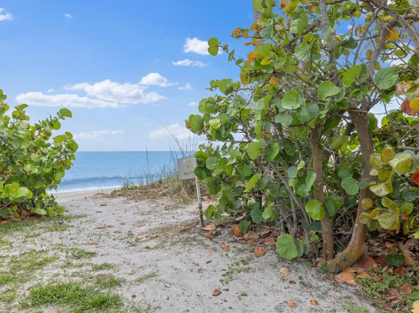 955 Pebble Lane, Vero Beach, FL 32963