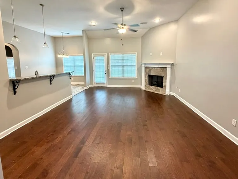 8618 Ainsley Cv — Photo 2