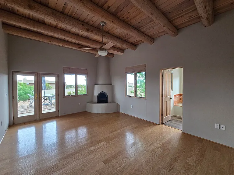 4 Inez Ct — Photo 17