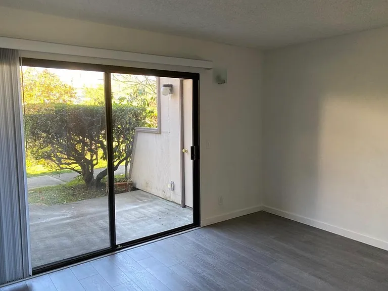 2101 Shoreline Dr #293 — Photo 9