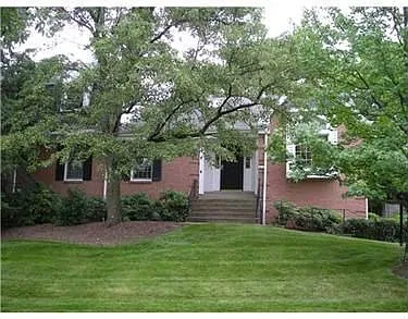 403 Hickory Ct photo 1
