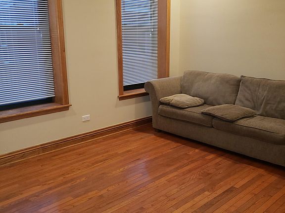 3rd image of 906 N California Ave APT 3R