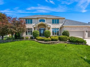 2207 Leverenz Rd, Naperville, IL 60564