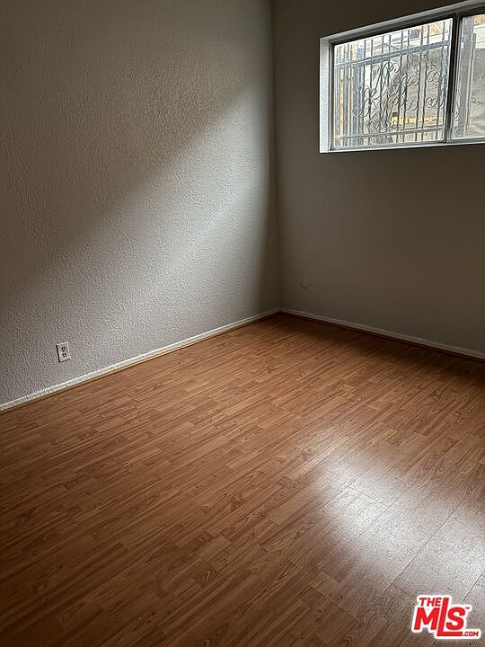 1st image of 961 S Kenmore Ave #961