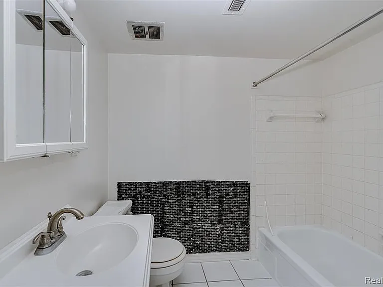 35281 Lewis St #20 — Photo 19