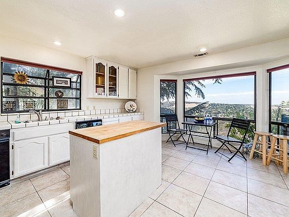 5th image of 3360 Colina Ct