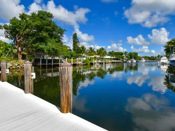 101 Anchor Dr, Ocean Reef, FL 33037