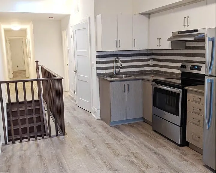 984 Dovercourt Rd #3 — Photo 3