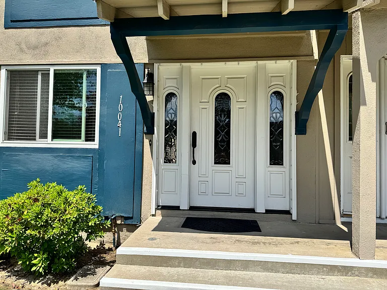 10041 Delano Ln — Photo 1