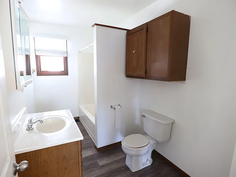 458 Park St — Photo 12