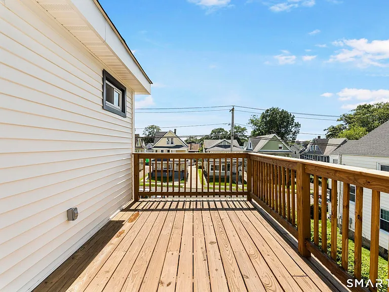 810 Brewster St — Photo 31