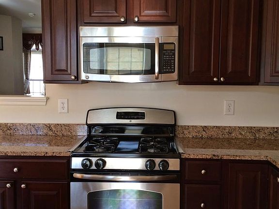 Kitchen Gas Cooking With Built in Microwave
