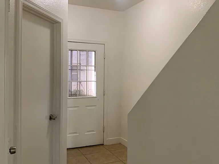1961 N Hartford St #1185 — Photo 7