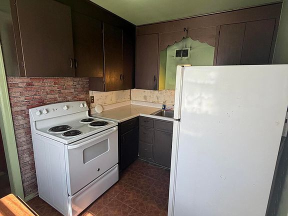 3rd image of 1062 6th Street