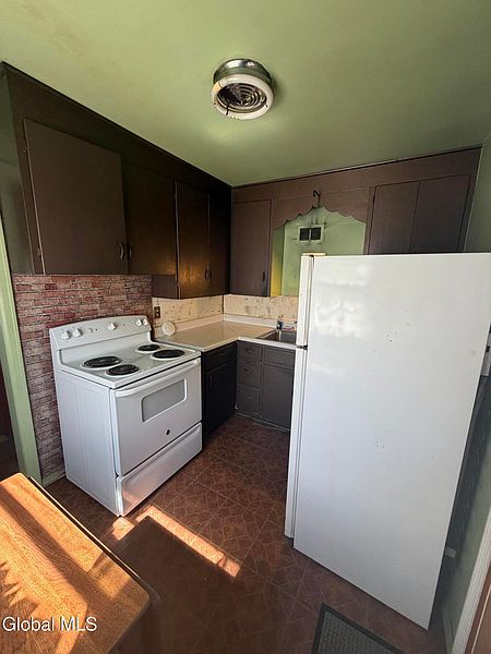 3rd image of 1062 6th Street