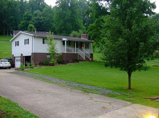 1126 Colfax Rd, Fairmont, WV 26554