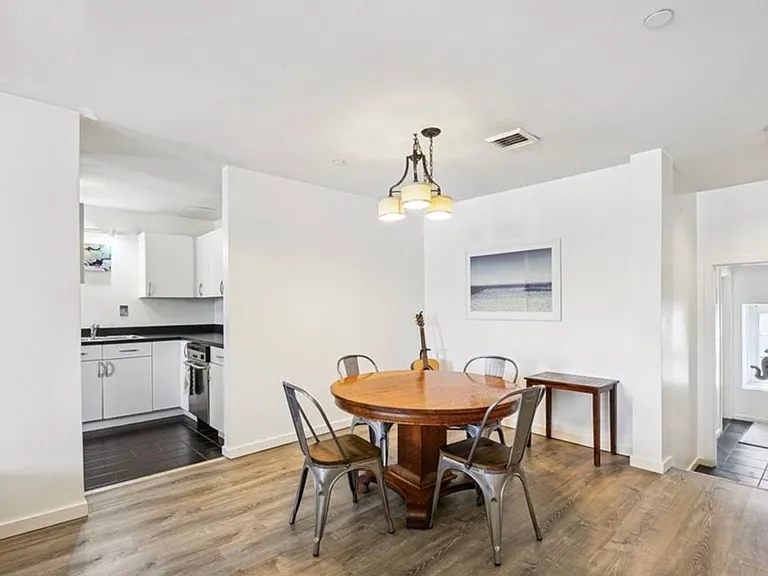 25 Water St — Photo 4