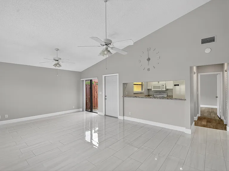 484 Springdale Cir #48D — Photo 10