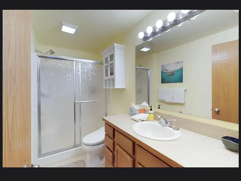 Upstairs - Master Bathroom