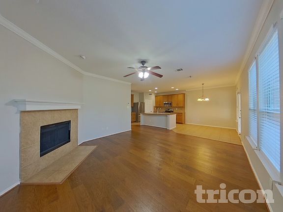 3rd image of 111 Valley View Dr