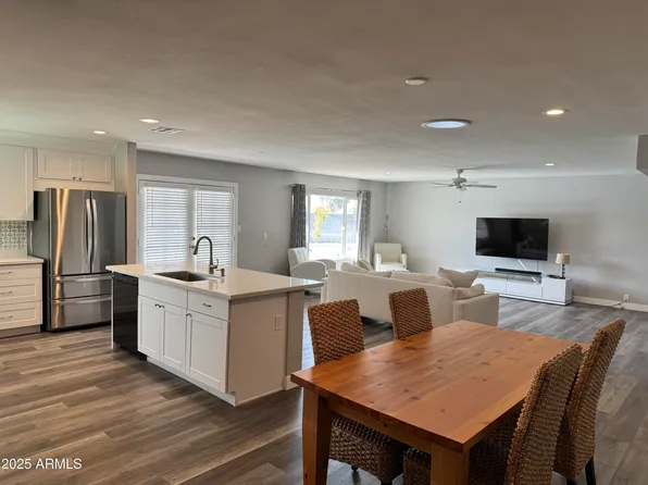 5625 W GROVERS Avenue, Glendale, AZ 85308