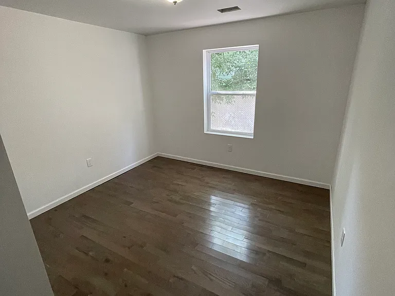152 Sherman Ave #2 — Photo 4