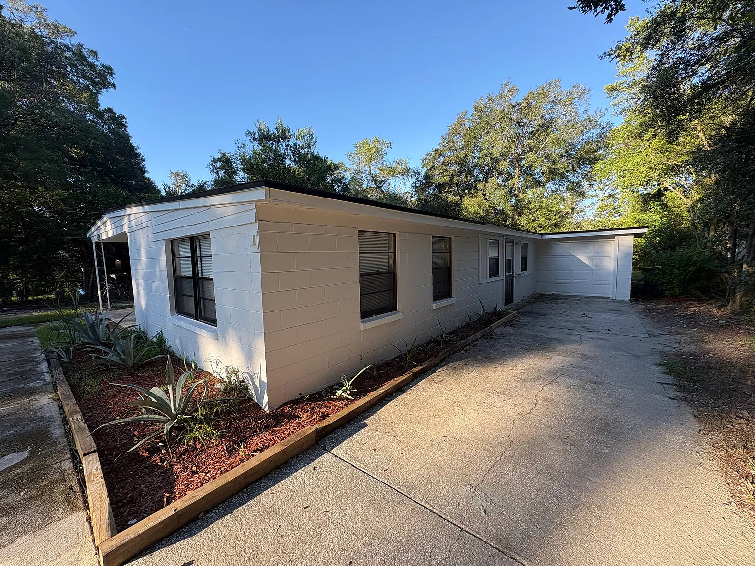 3 bed, 1192 sqft, $1,550 — Photo 4