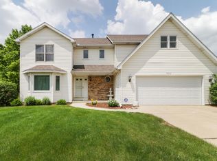 703 Watford Dr, Bloomington, IL 61704