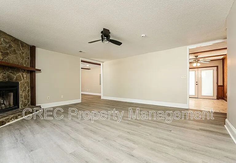 213 Sagebrush Ln — Photo 5