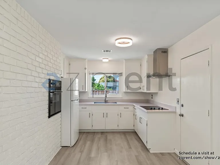307 Barker St — Photo 8