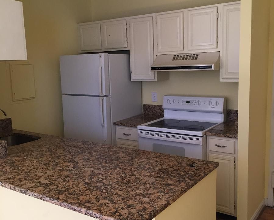 2nd image of 2310 Ashmead Pl NW APT 404