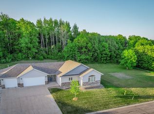 131 Whispering Oaks Dr, Albany, MN 56307