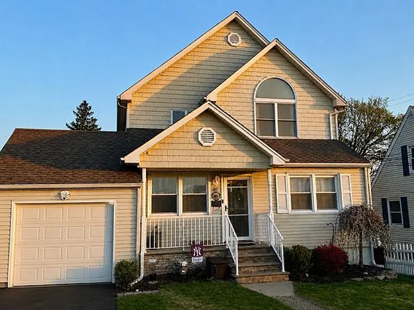 66 Fischer Ave, Nutley, NJ 07110