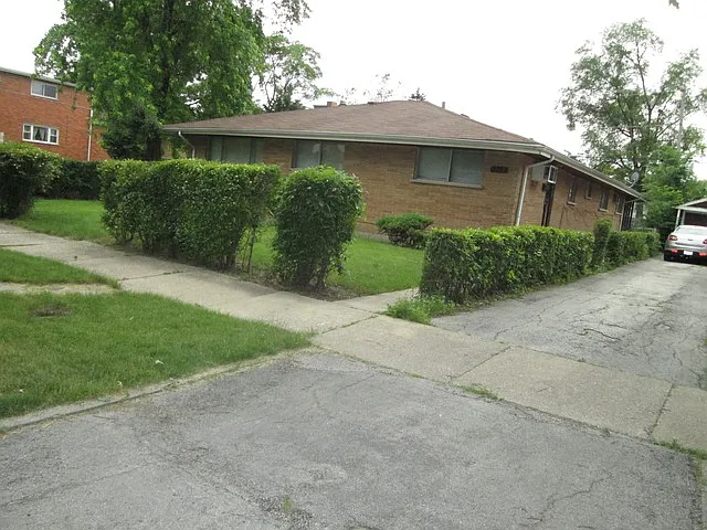 15246 Ashland Ave photo 1