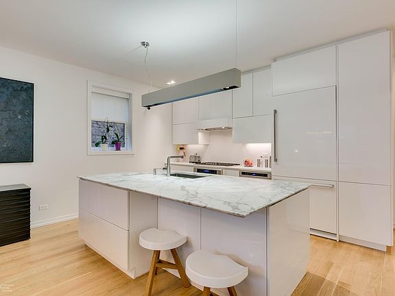 4th image of 1238 N Hoyne Ave #1