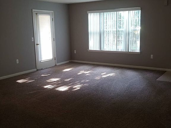 2nd image of 49139 Woods Dr W
