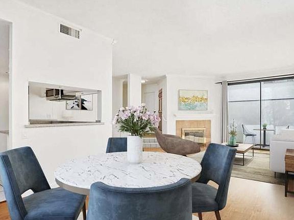 3rd image of 2620 Arizona Ave #5