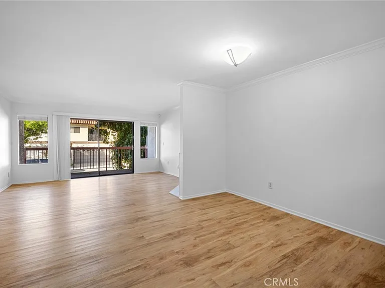345 N Jackson St #106 — Photo 5