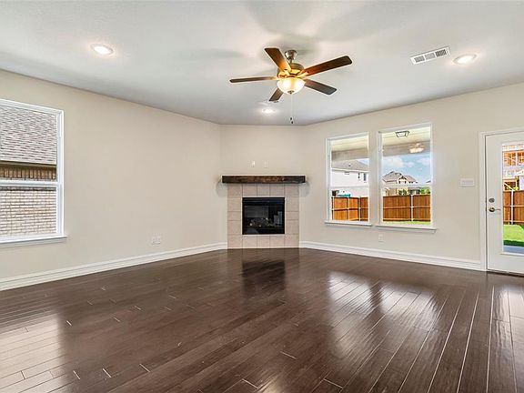 5th image of 1618 Everett Dr