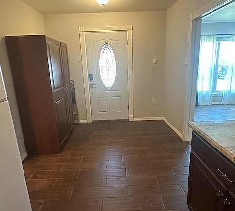 5th image of 3105 Park Blvd
