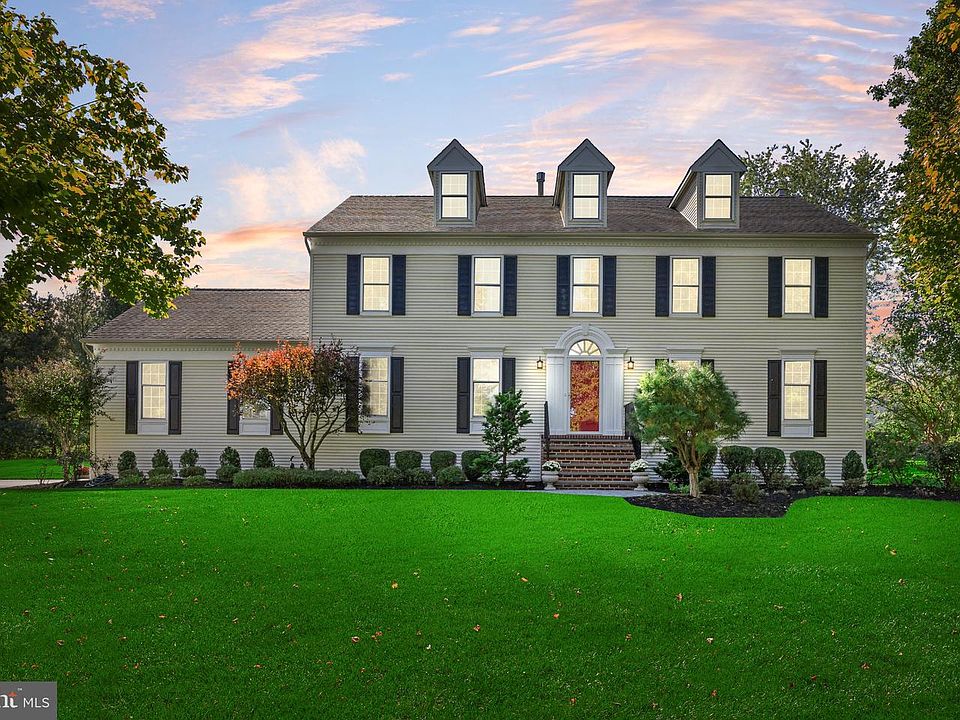 1st image of 108 Paddock Dr