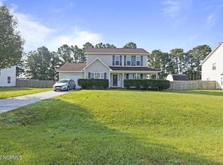109 Hunt Dr, Hubert, NC 28539