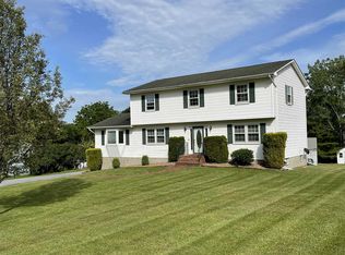 5 Four Winds Dr, Poughkeepsie, NY 12603