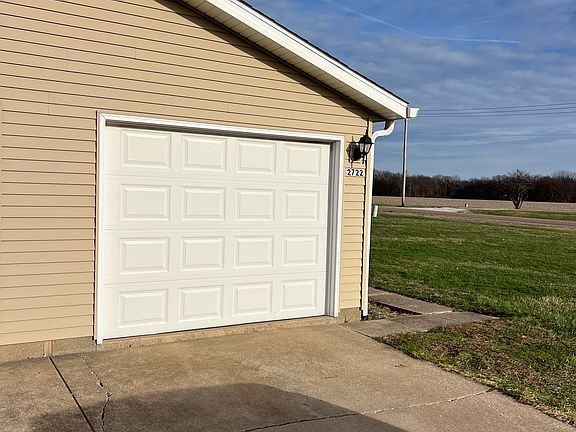 2nd image of 2722 S Skyway Rd