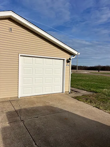 2722 S Skyway Rd Photo 1