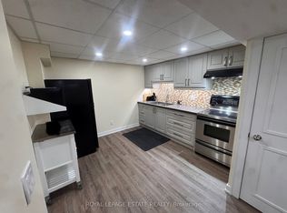 5 Barlow Rd, Toronto, ON M1G 2B3