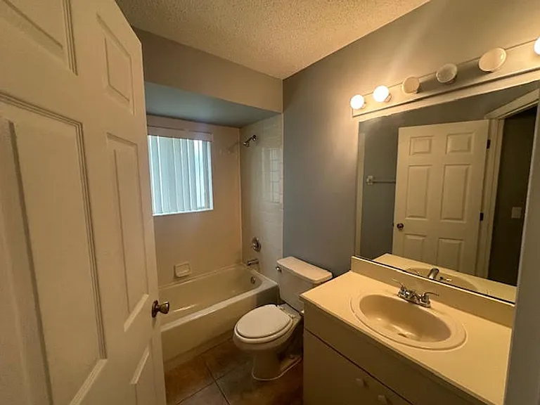 20 Palm Ln — Photo 30