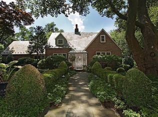 15 Buttonwood Dr, Shrewsbury, NJ 07702